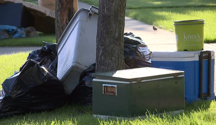 Bulk Trash-Palm Beach County’s Best Dumpster Removal Services-We Offer Residential and Commercial Dumpster Removal Services, Dumpster Rentals, Bulk Trash, Demolition Removal, Junk Hauling, Rubbish Removal, Waste Containers, Debris Removal, 10 Yard Containers, 15 Yard to 20 Yard to 30 Yard to 40 Yard Container Rentals, and much more! Bulk Trash-Palm Beach County’s Best Dumpster Removal Services-We Offer Residential and Commercial Dumpster Removal Services, Dumpster Rentals, Bulk Trash, Demolition Removal, Junk Hauling, Rubbish Removal, Waste Containers, Debris Removal, 10 Yard Containers, 15 Yard to 20 Yard to 30 Yard to 40 Yard Container Rentals, and much more!